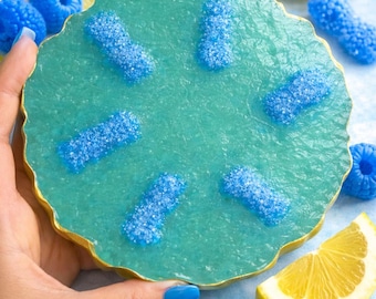 Blue Raspberry Lemonade Geode Candy Slice with Sour Patch Kids – Crystal Candy Treat