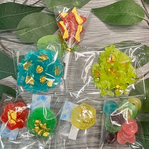 La boîte au trésor de gemmes de bonbons en cristal « EVERYTHING », bijoux faits main de gemmes comestibles Kohakutou, gelée de bonbons végétaliens, pierres précieuses asmr TikTok, grappe de fleurs