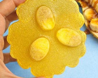 Bananas Foster Crystal Blossom Slice with mini Swedish Caramel Banana Bubs