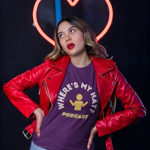 Wo ist mein Hut? Podcast T-Shirt - Comedy Graphic Tee - Geschenk für Podcast Liebhaber - WMH Merch