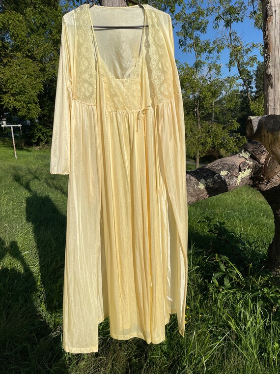 Vintage Lingerie Set Nightgown Robe Lace Yellow M… - image 1