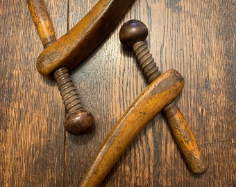 Early 20th C pair of cobbler's shoe boot stretchers trees with wooden screw