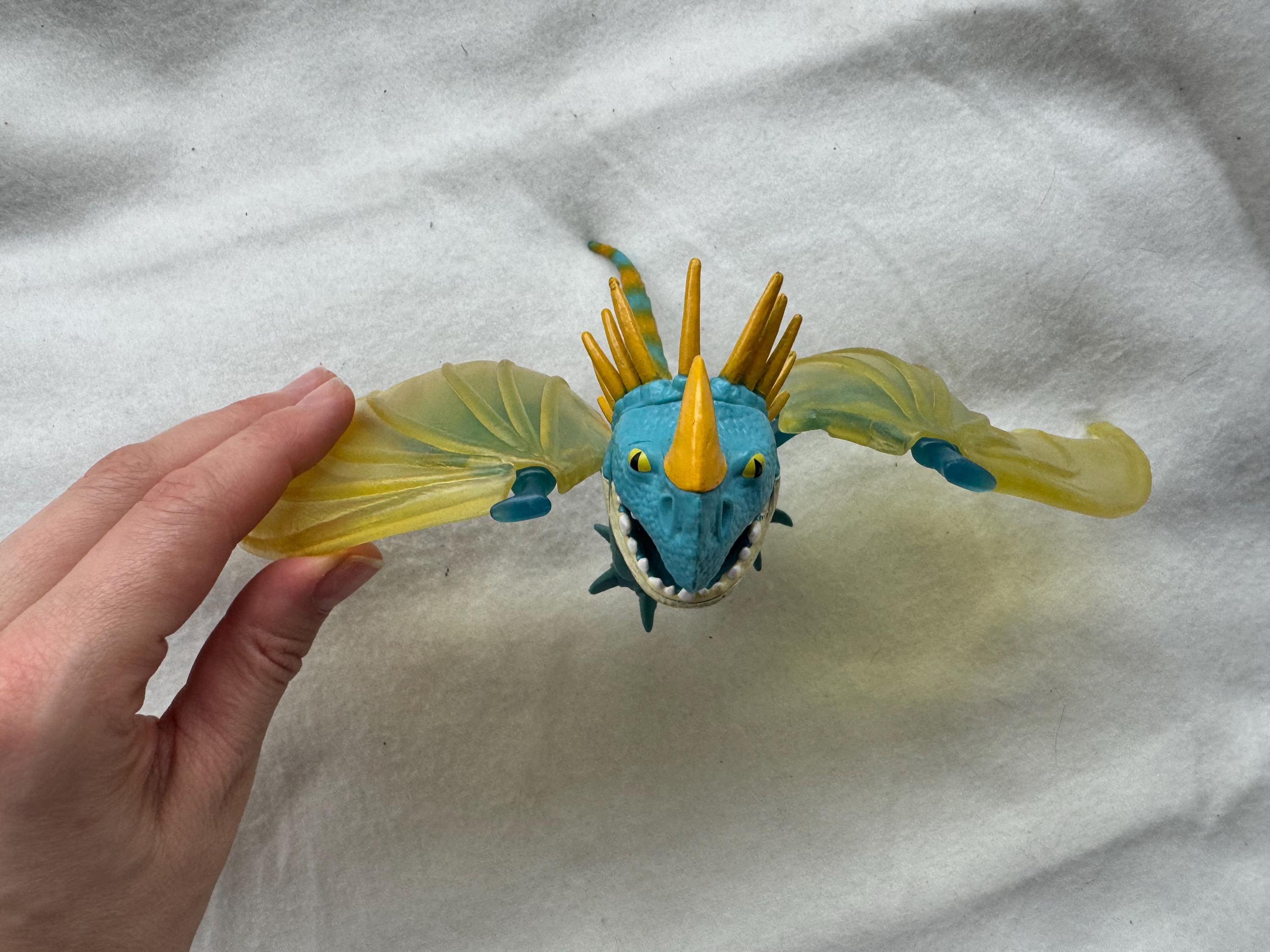 DreamWorks Dragons Legends Evolved Stormfly SEINE Flügel sind heruntergefallen Gebraucht Bitte schauen Sie sich die Bilder an