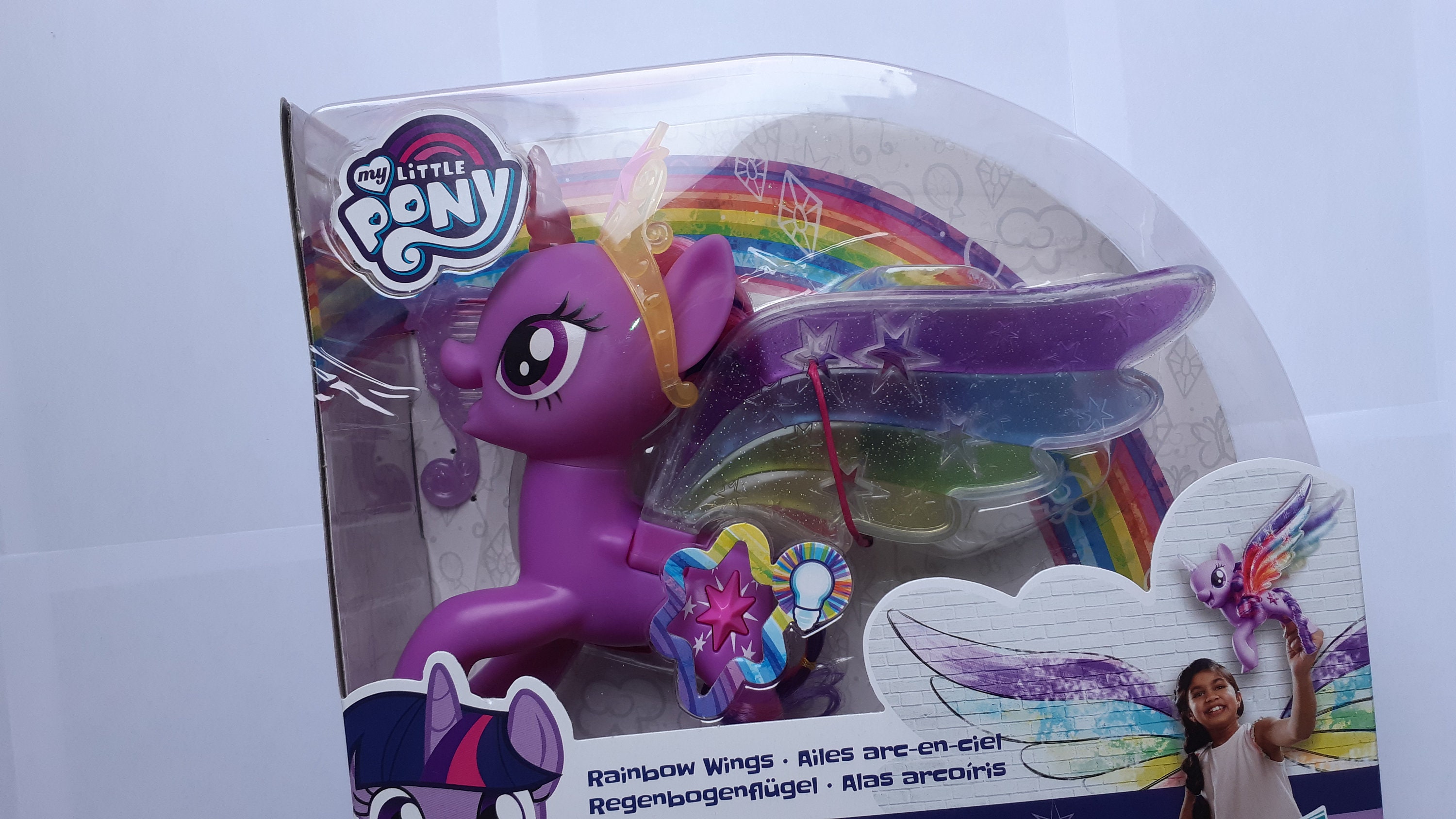 My Little Pony Rainbow Wings Twilight Sparkle -- Pony Figure with