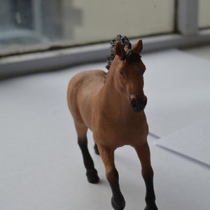 Schleich Horse Figure D-73527 Am Limes 69 Brown Used Please look at the  pictures