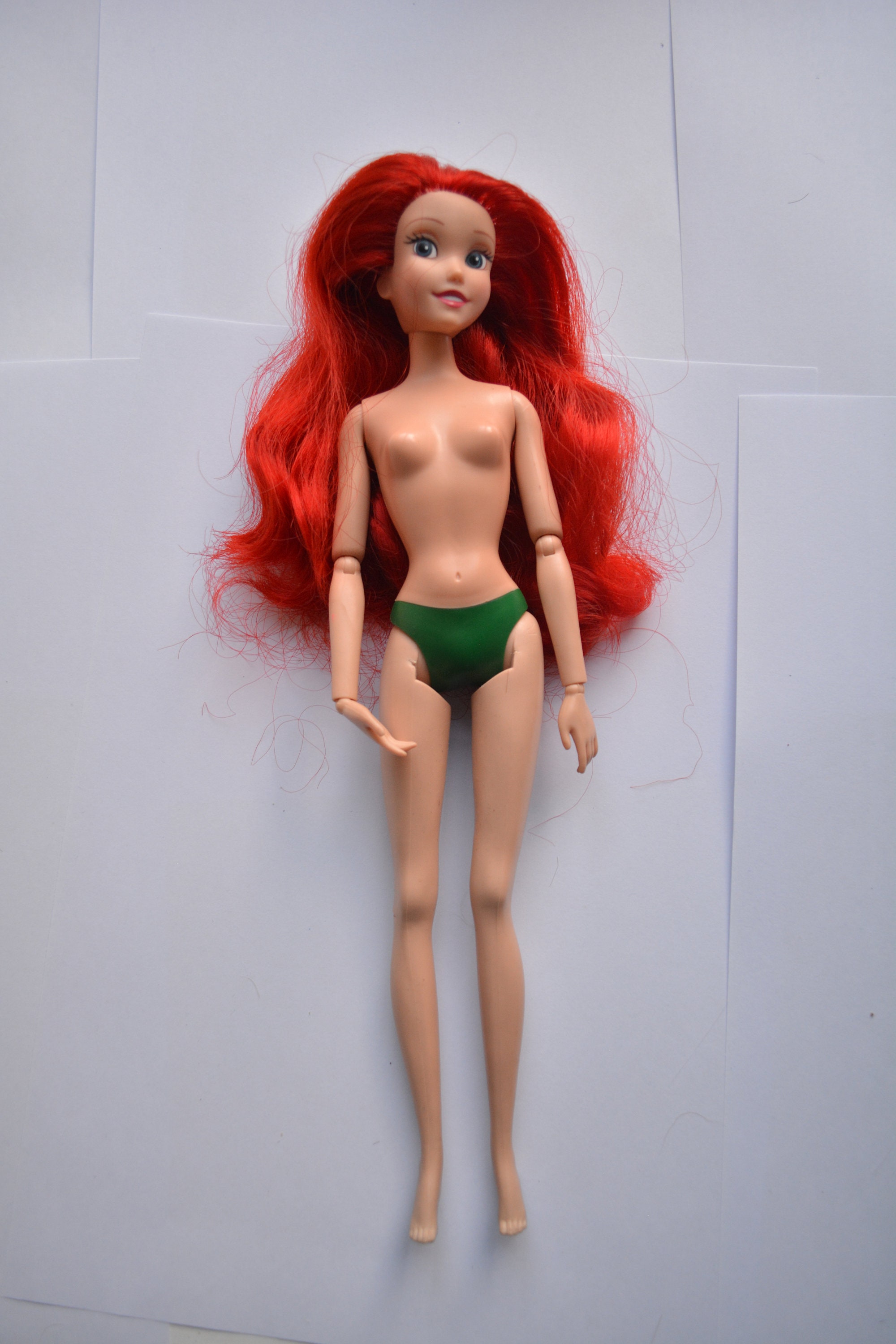 Poupée Ariel La petite sirène Poussières d'étoiles Disney Hasbro princesse  cheveux rouge 28 cm