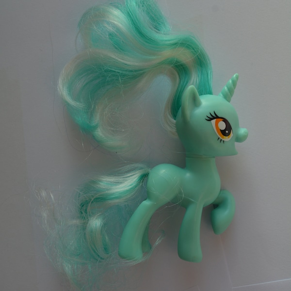 Hasbro My Little Pony G4 Brushable Hair Lyra Heartstrings Used Please look at the pictures