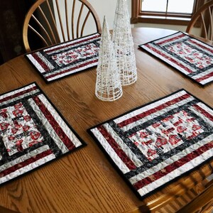 Luxury Table Placemats Set of 4,Machine Washable Heat Resistant