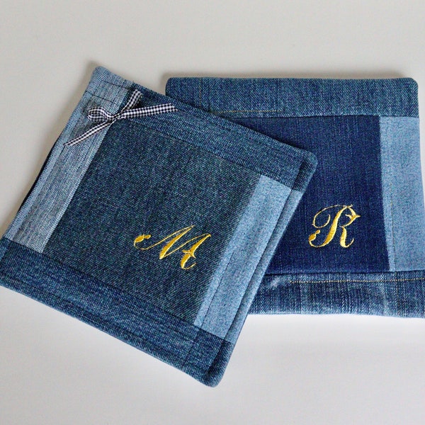 Dessous de verre en denim personnalisé à partir de jeans recyclés, monogramme brodé de votre choix, cadeau pour hôtesse, bas de Noël ou amateur de café