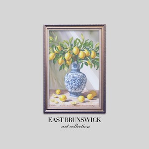 Arte mural chinoiserie, estampado chinoiserie vintage azul claro, póster de limones en jarrón azul, regalo de inauguración de la casa para ella, decoración floral para la entrada.