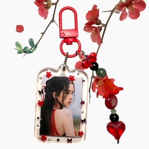 Kpop Blackpink Jisoo Me Flower inspired keychain
