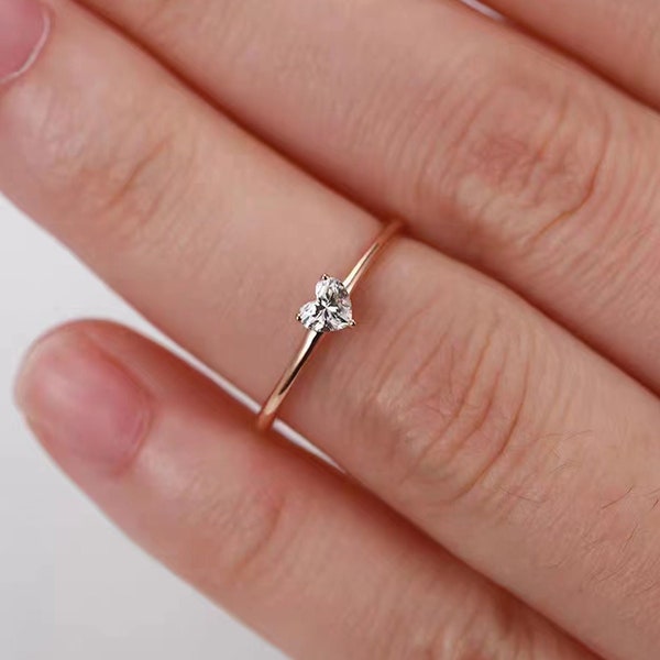 Bague en or 14K délicate, 925 argent Heart Shape CZ, Skinny Stacking Ring, Slim Ring, Heart Solitaire Ring, Bague de fiançailles, Bague de promesse, Cadeau