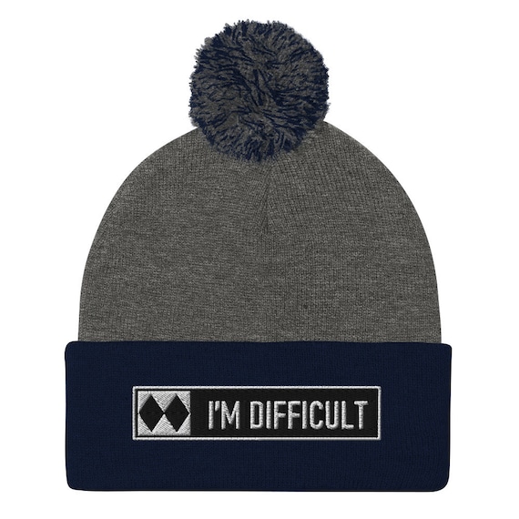 I'm Difficult」刺繍入りポンポンビーニー：スキー・スノーボーダーへ