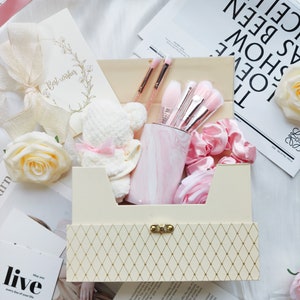 Bridesmaid Giftbox Personalized Giftbox Wedding Giftset Personalized Birthday Giftbox Personalized beauty kit for her