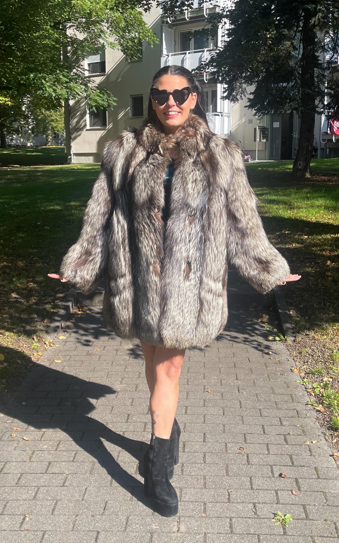 BRONZE FUR 　ホワイト　パールミンク　ファーコート　毛皮 BRONZE FUR ホワイト パールミンク ファーコート 毛皮 Silver fox fur