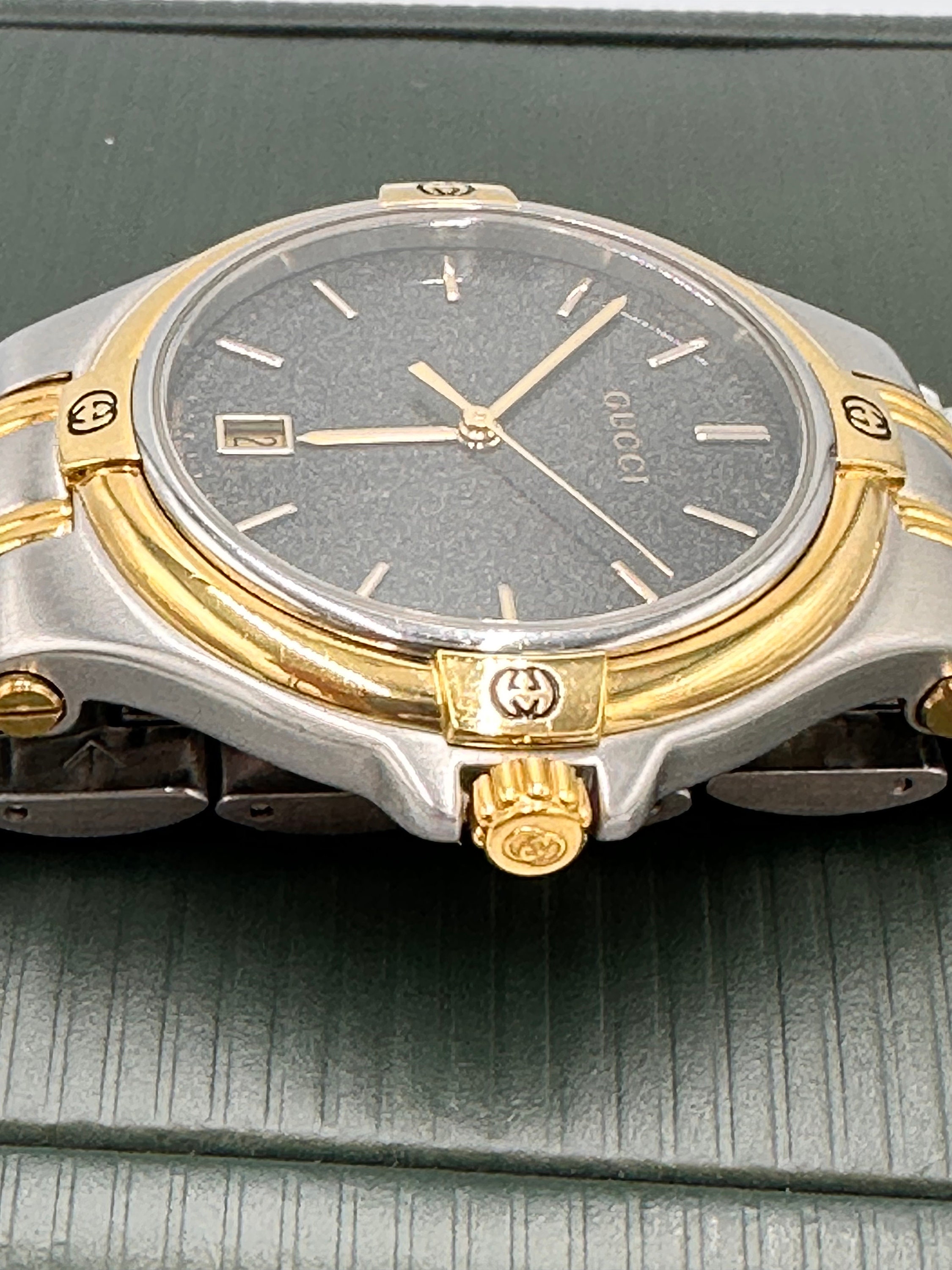 Gucci Vintage 9040L Two-tone Unisex Watch SKU 82542 - Etsy