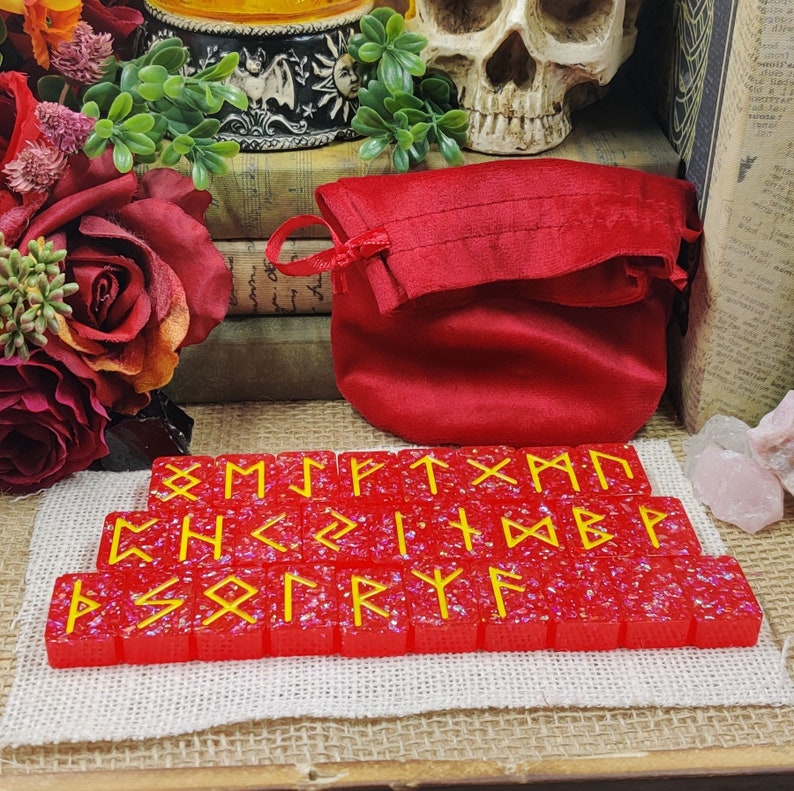 Juego de runas de Elder Futhark, runas paganas nórdicas para fundición ...