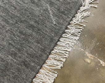 Hand Knotted Textured Grey Wool Rug: Modern Minimalist Decor