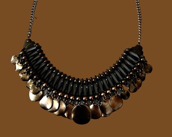 Vintage Womens 1970s 70s Gold Metal Disc Necklace Ethnic Boho Hippy Shiny Festival