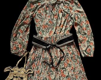 Vintage 70s Floral Paisley Dress: Bohemian Prairie Renaissance Style