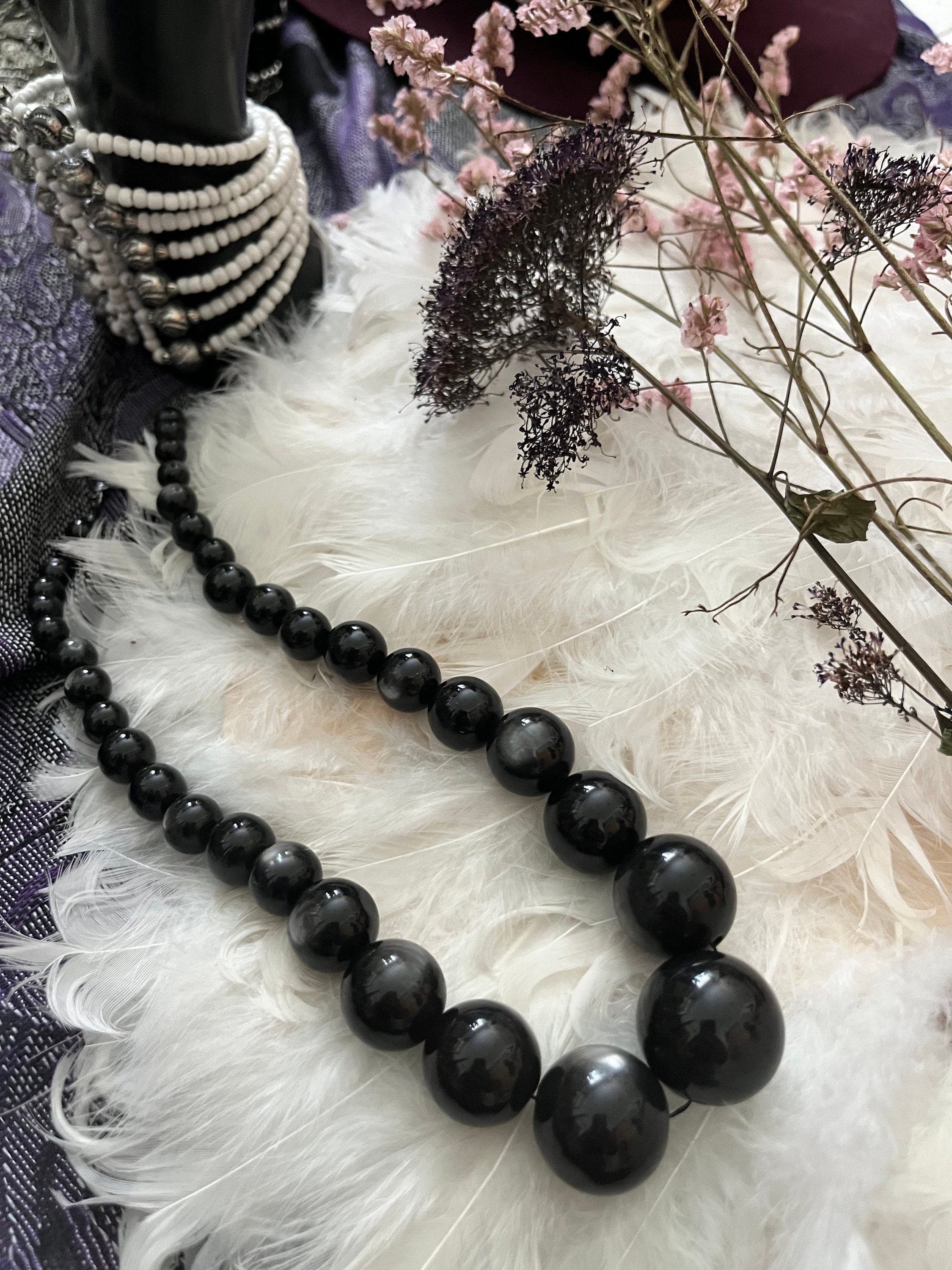 Genievintageuk Women's Black Vintage Beaded Statement