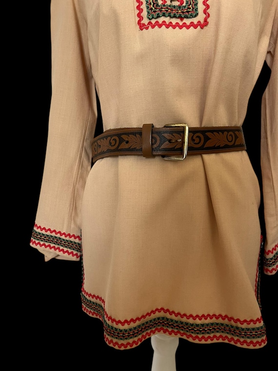 Vintage Womens Brown Leather Belt: 1970s Boho Floral Print  display picture 3