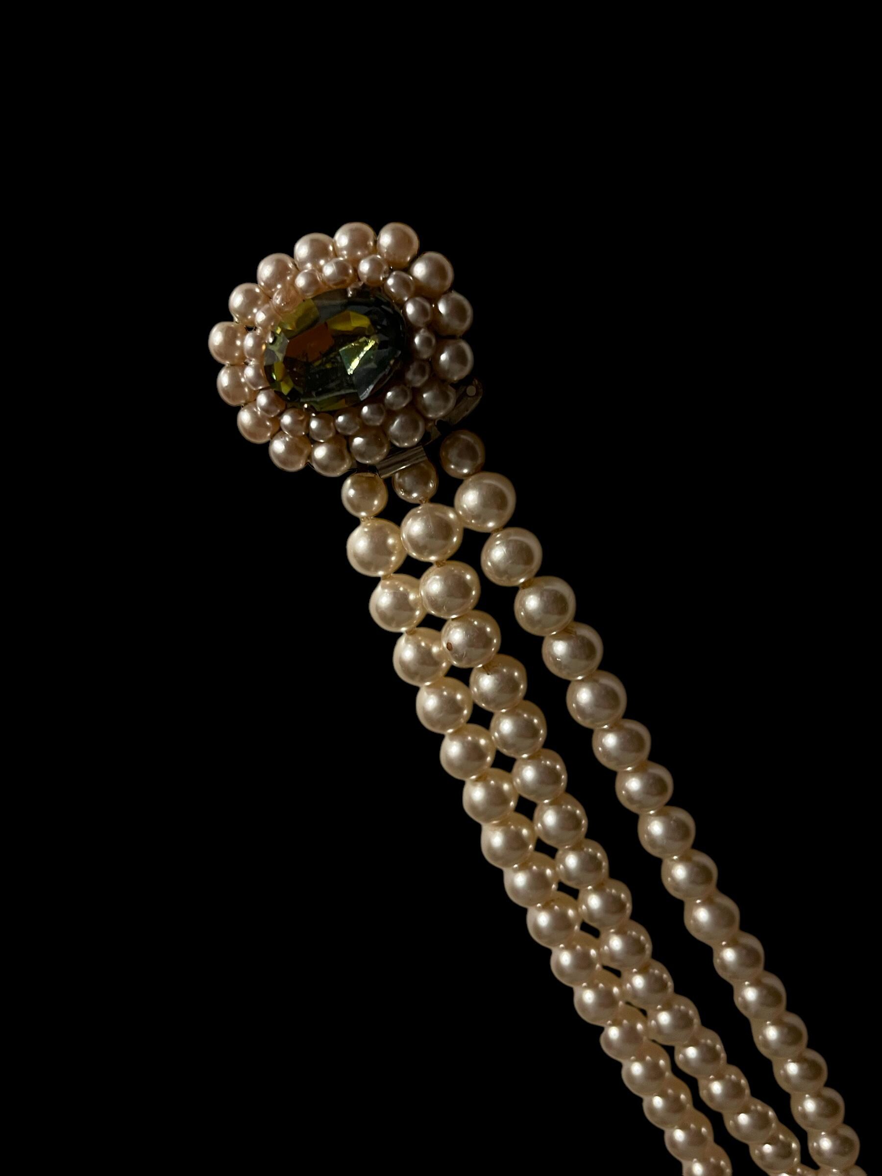 Vintage 1950s Faux Pearl Bracelet: Aurora Borealis Crystal 