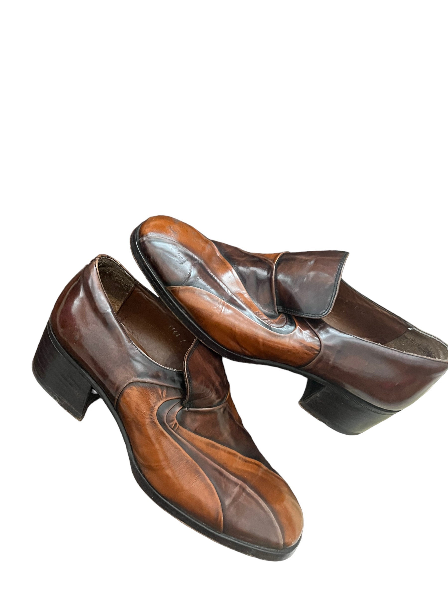 Vintage Womens 1970s 70s Brown Leather Swirl Mod Style Loafer