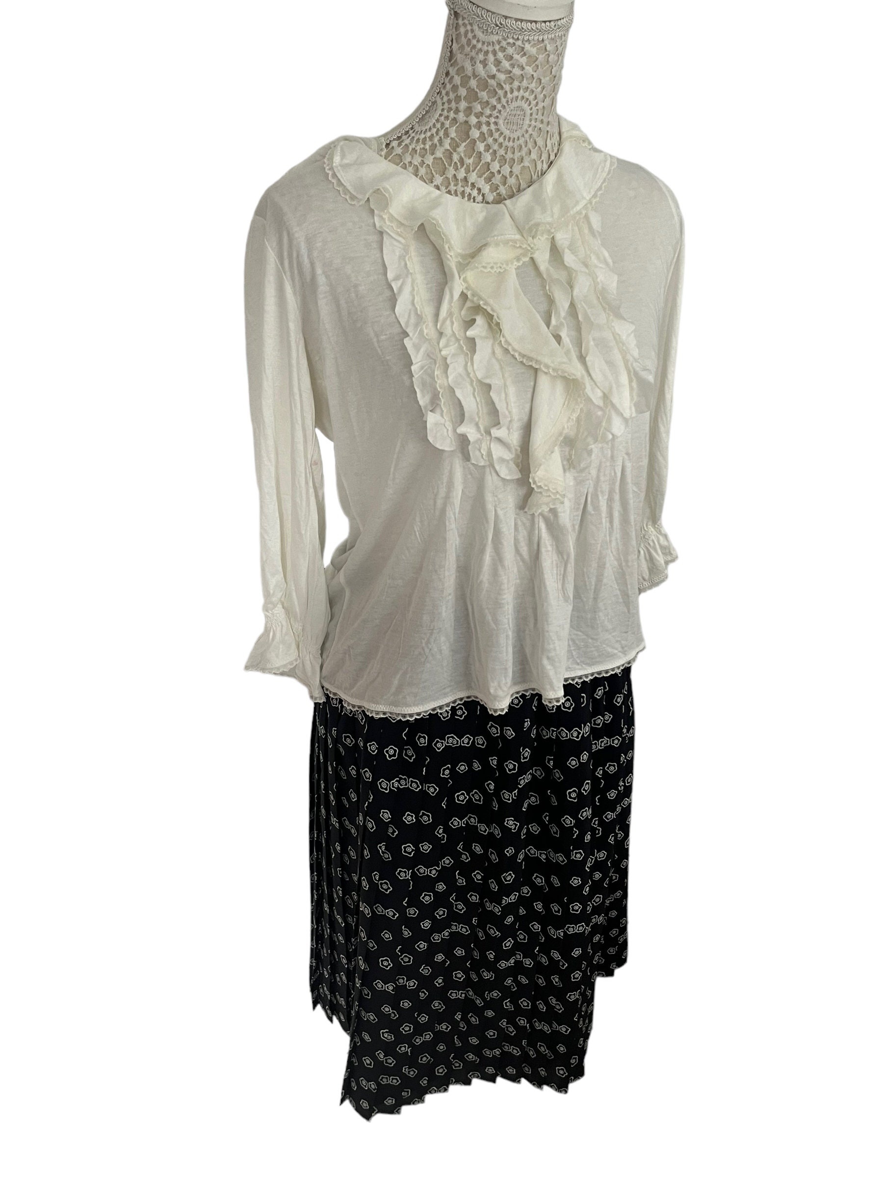 Jupe Vintage Yes Zée Taille M - Motif Fleurs En Relief Blanc Et Bleu Marine - Chambray Doublé - Occasion Chic