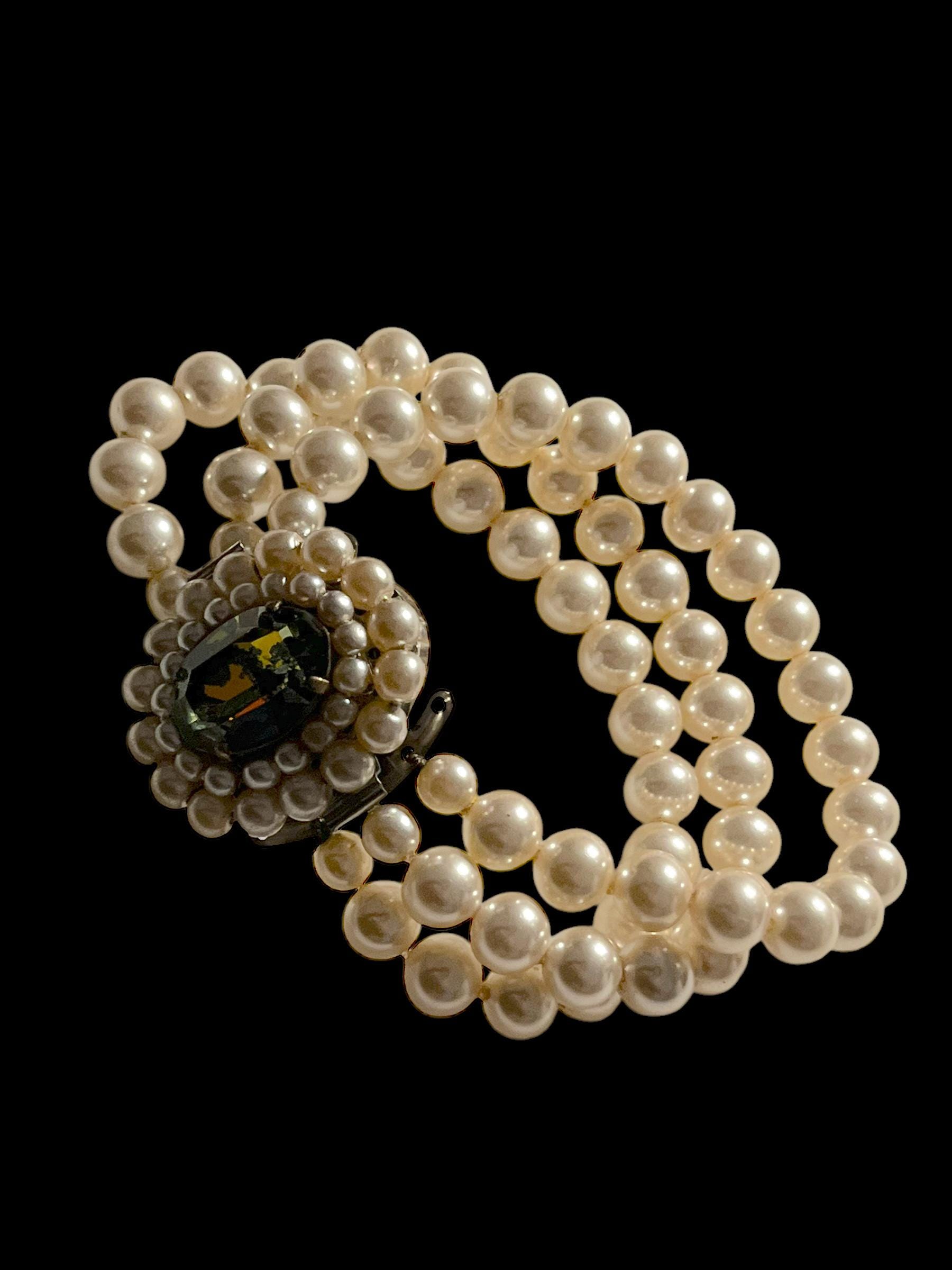 Vintage 1950s Faux Pearl Bracelet: Aurora Borealis Crystal