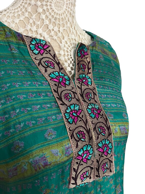 Vintage Womens 1970s Boho Afghan Green Floral Hip… - image 4