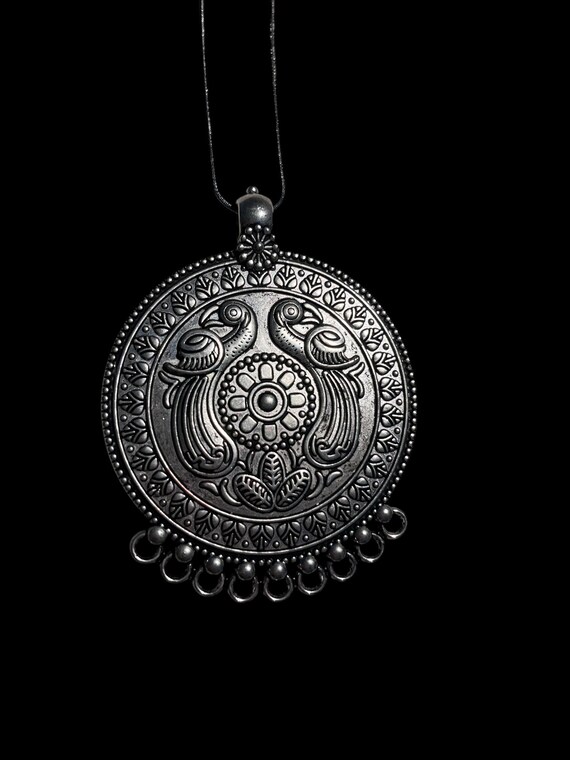 Vintage Womens Large Circle Statement Pendant Nec… - image 2