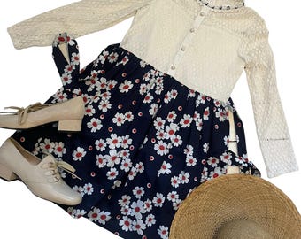 Vintage 1960s Lace Dress: White Bodice, Floral Daisy Skirt, Size 8