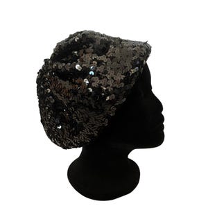 Vintage Womens Metallic Sequin Black Beret Hat Glam Disco 1970s 70s Parisian Chic Accessory Style