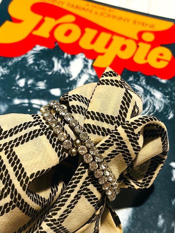 Vintage Classy Rhinestone Gem Bangle Bracelet Ret… - image 1
