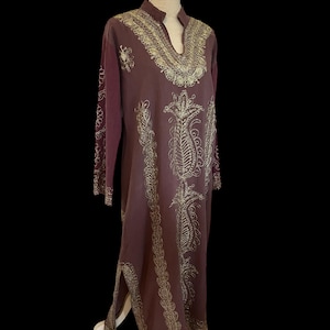Vintage Womens 1970s Purple Kaftan Dress: Embroidered Bohemian Festival Gown, Size 14