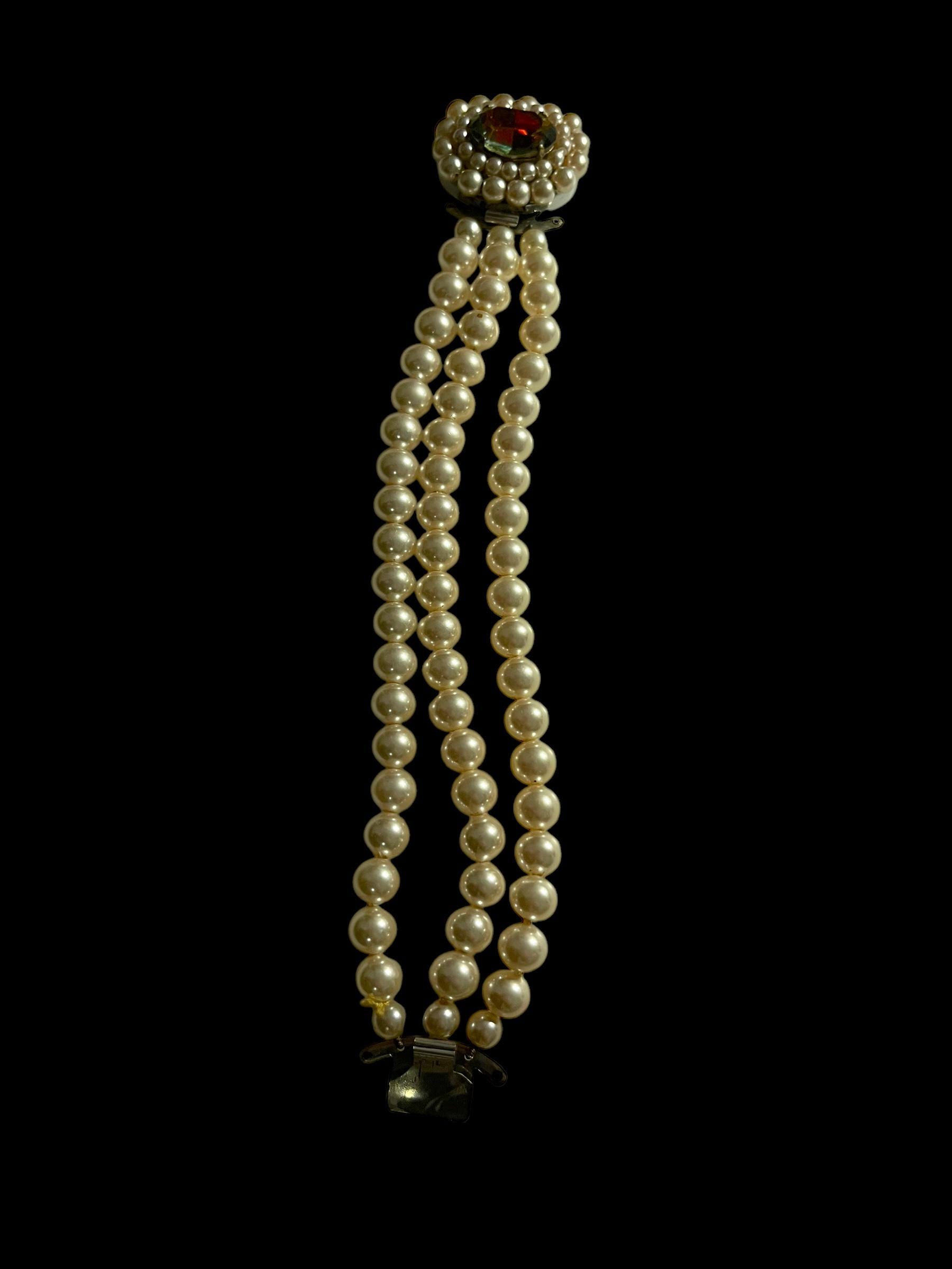 Vintage 1950s Faux Pearl Bracelet: Aurora Borealis Crystal 