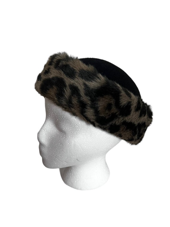 Vintage Womens Leopard Print Furry Hat Kangol Brow