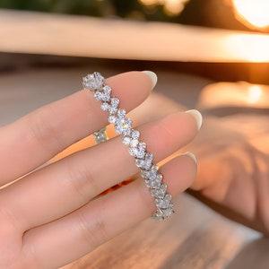 Crystal Tennis Bracelet, Looks Stunning in Silver, Made with Swarovski Elements, Perfect for Elegant Outfits, Ideal Gift