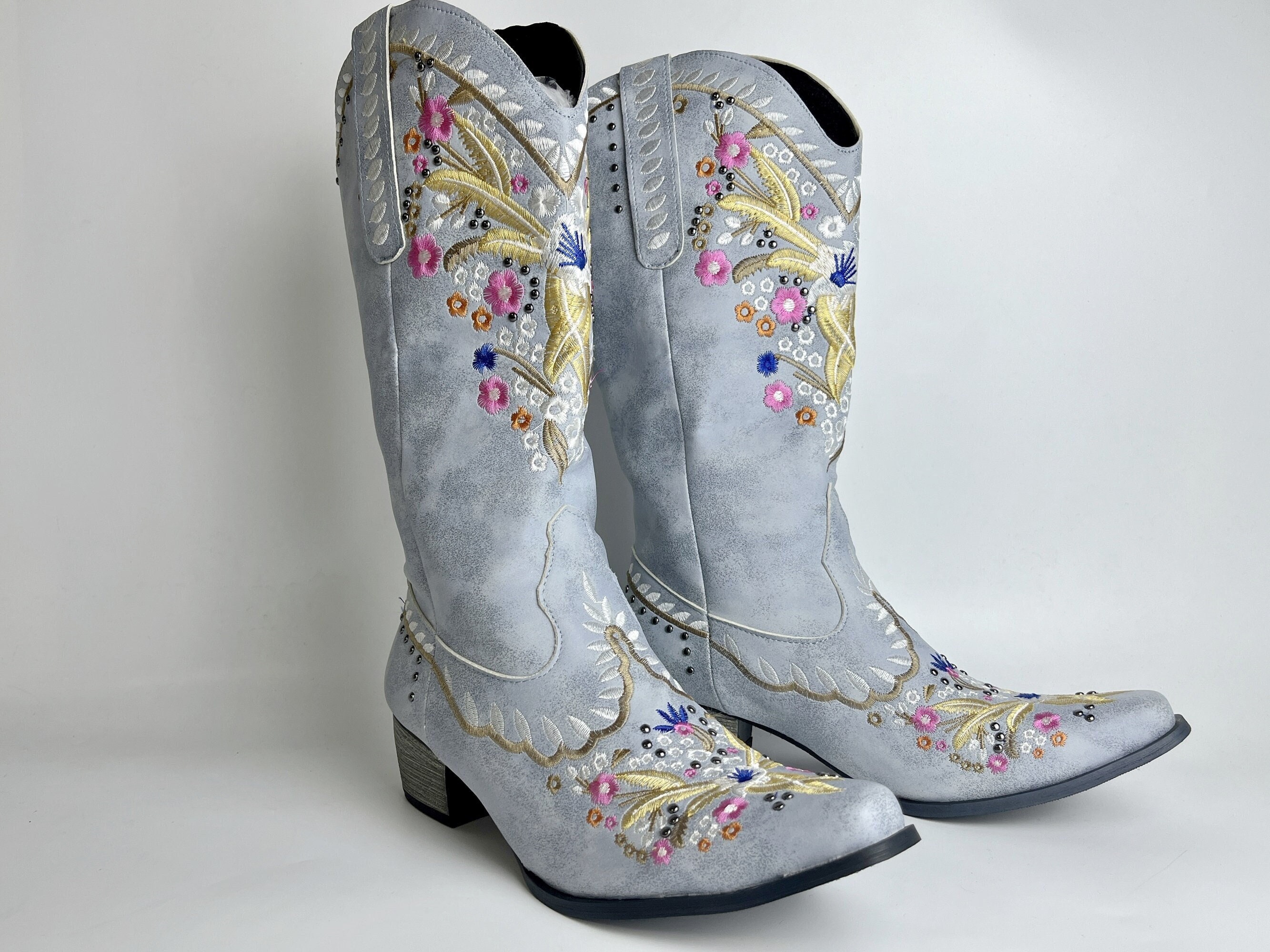 Grey cowgirl deals boots