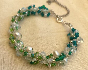 Handmade beaded bracelet | Seed beads | Green bracelet | Charm bracelet | Colourful jewellery | 'AVA' bracelet