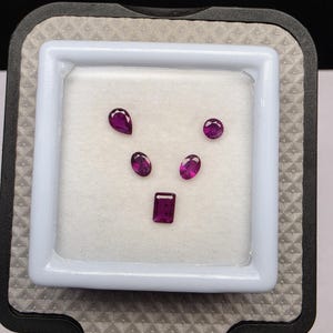 Set aus natürlichen Madagaskar-Rubinen, facettierte lose Rubine, Steine ​​in verschiedenen Formen für Schmuck