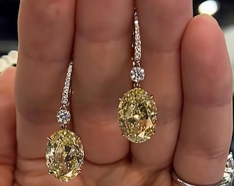 Kanariegele ovale diamanten oorbellen van 2,50 + 2,50 kt, oorbellen in goud | Halo-hangoorbellen | Elegant bruidsverjaardagscadeau voor haar