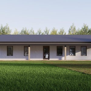 Puede incluir: Una casa moderna de una sola planta con un tejado gris oscuro y revestimiento de color claro. La casa tiene un porche cubierto sostenido por columnas cuadradas y múltiples ventanas. La casa está rodeada de hierba verde y árboles.