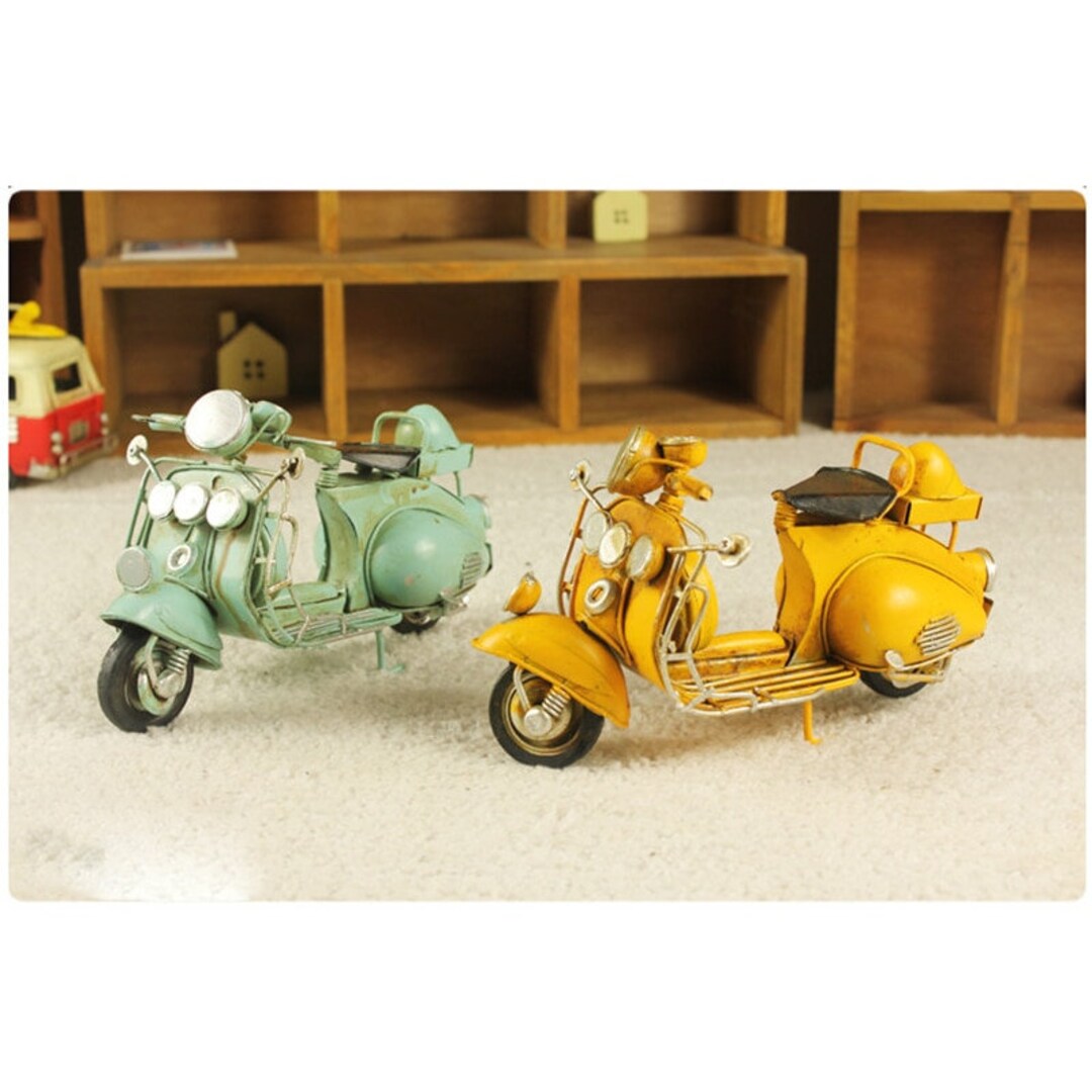 Handmade Miniature Vespa Retro Motorcycle Ornaments, Mini Toy Vespa