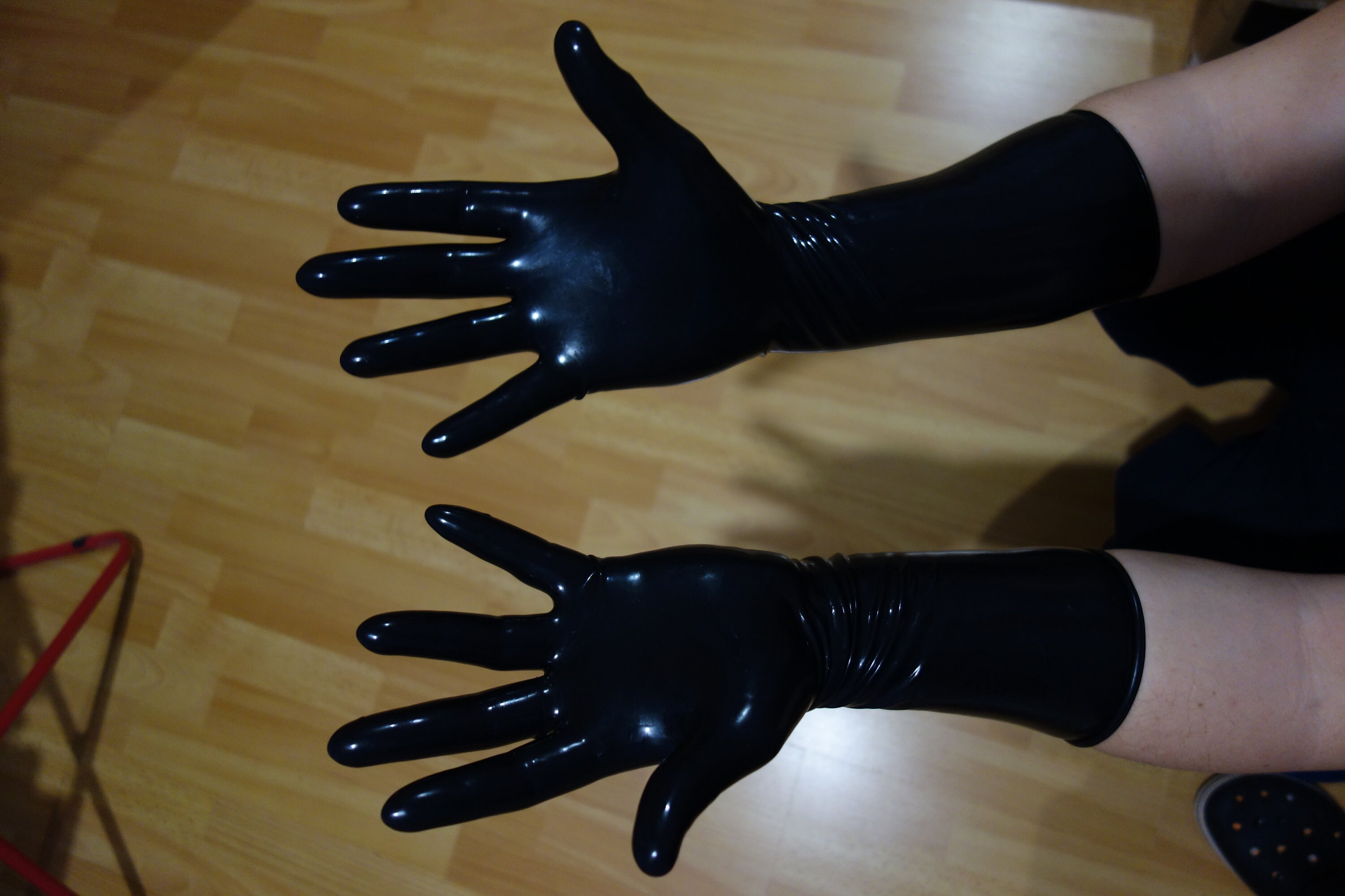 Aus welchen materialien werden fetish gloves hergestellt