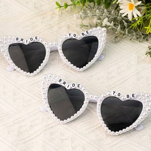 Óculos de sol personalizados com strass em formato de coração para noiva, óculos de sol para futura noiva, óculos de sol com pérolas, presentes para madrinhas, óculos de sol para despedida de solteira