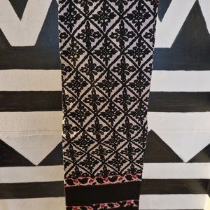 Njeti-doek - Zwart- Voorouderlijke doek - Amabhayi - Masela a Badimo - Afrikaanse spiritualiteit.