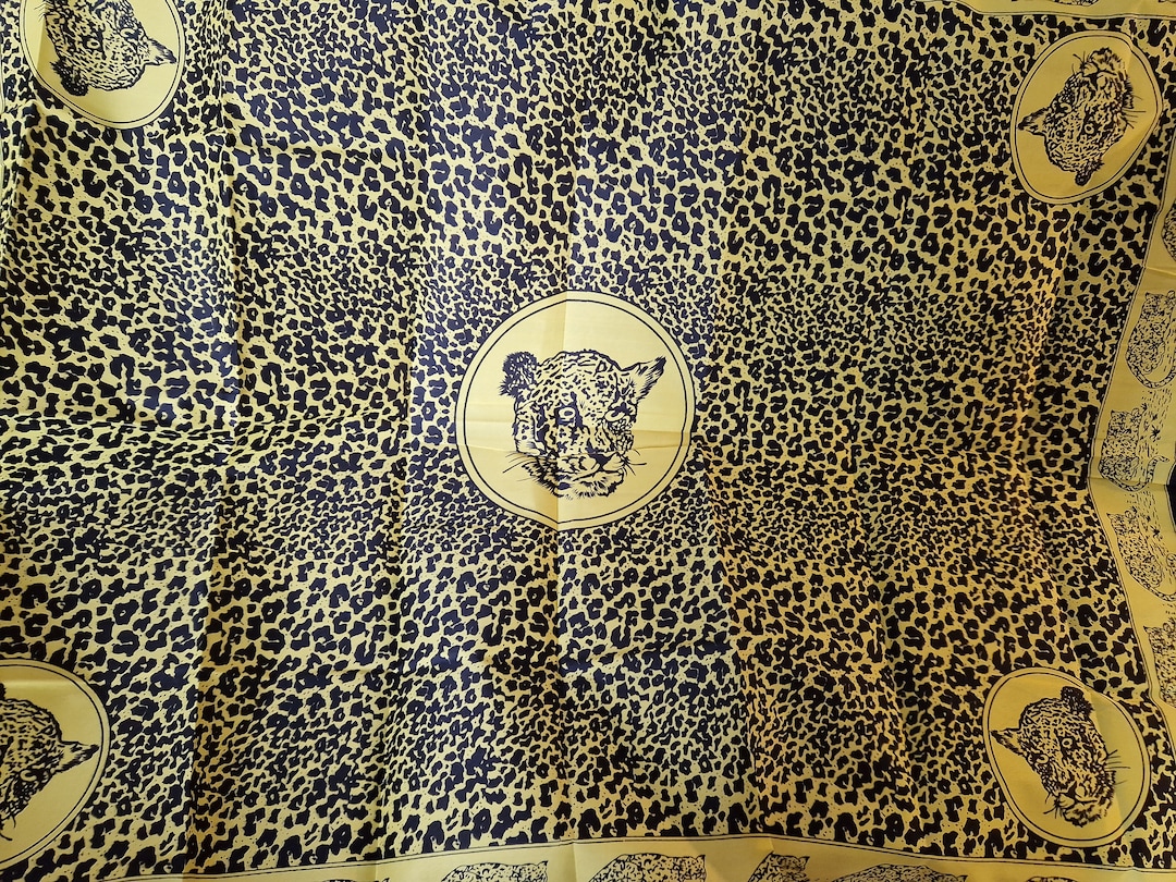 『 Yellow Leopard fam 』by Zuberi 60*60cm Yellow Leopard fam 』by Zuberi 60*60cm I Leopard Print