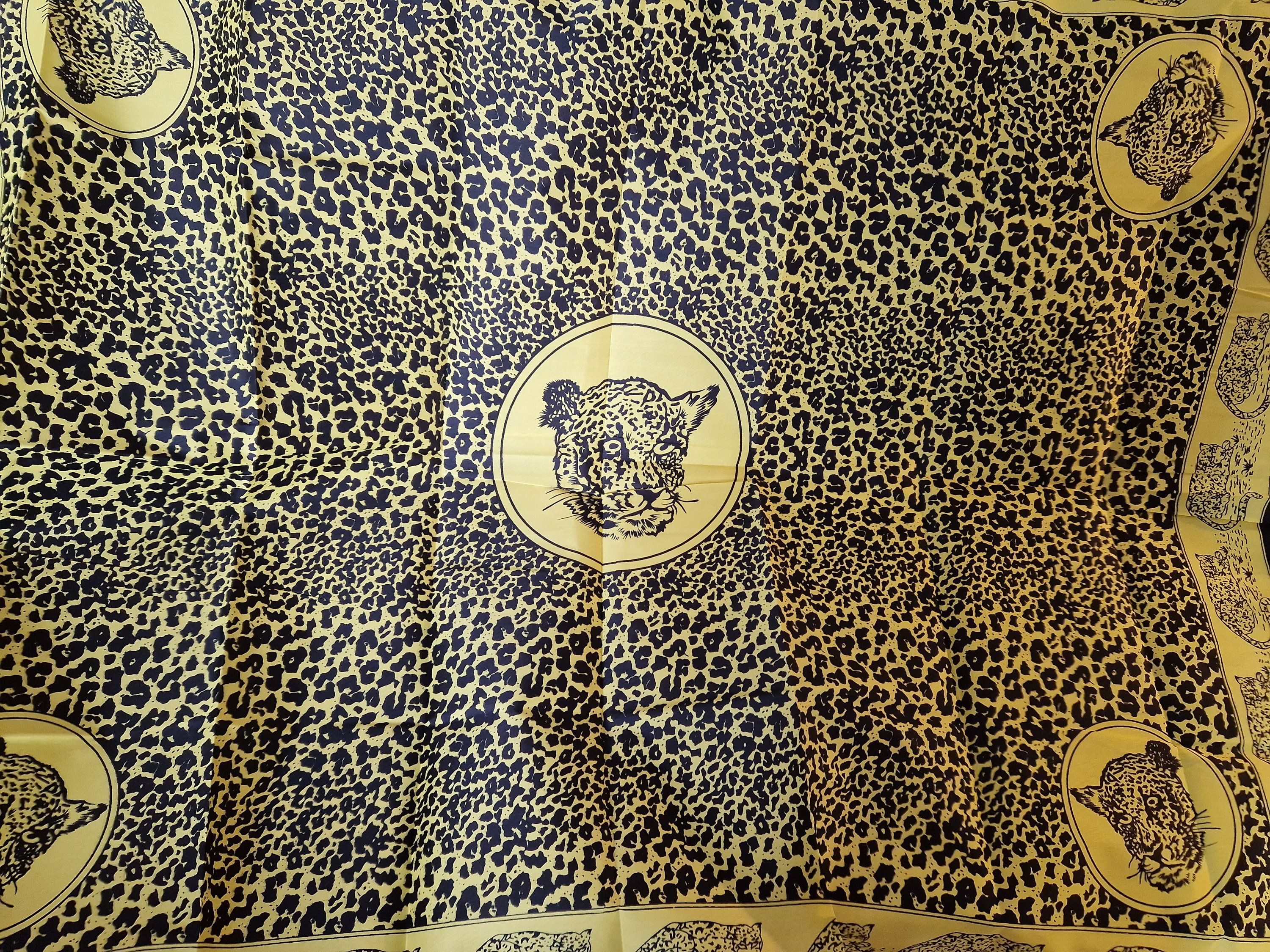 『 Yellow Leopard fam 』by Zuberi 60*60cm il_fullxfull.6056920128_3cz7.jpg